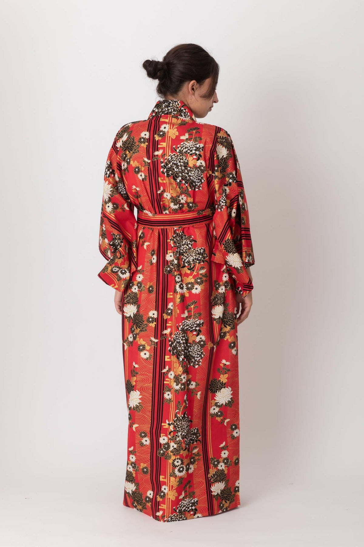 Women Chrysanth Blooming Cotton Yukata Kimono.