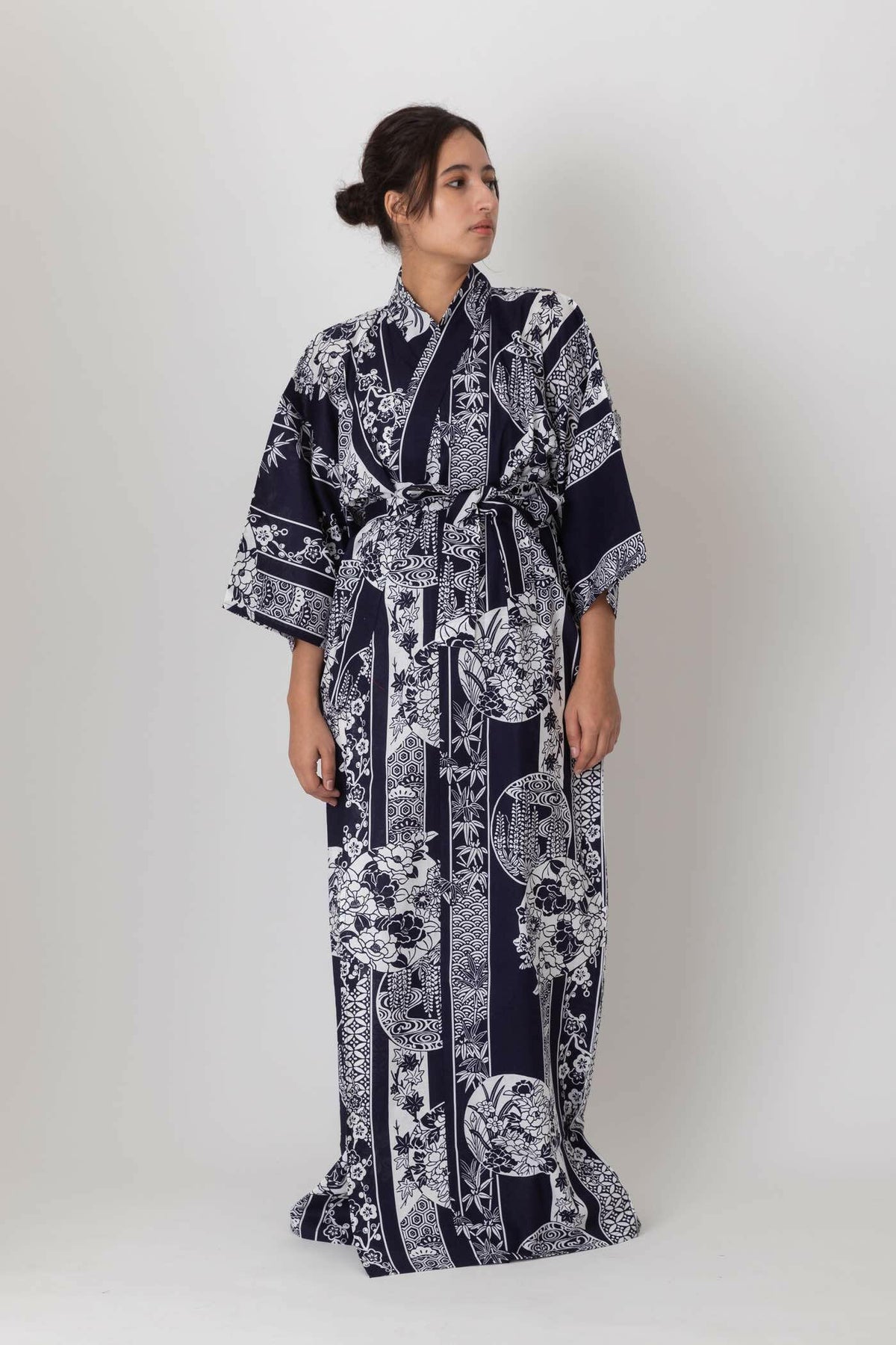 Women Flowers in Circles Cotton Yukata Kimono.