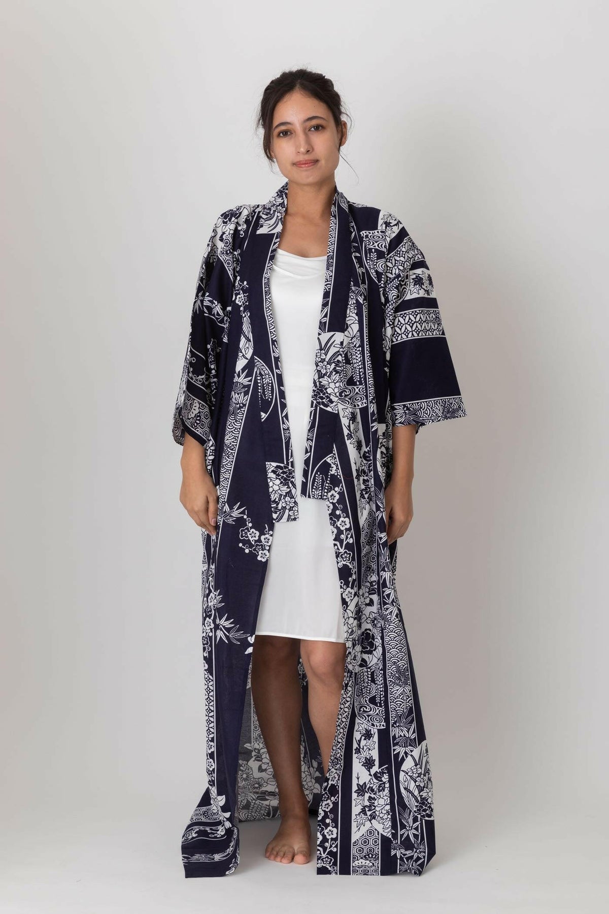 Women Flowers in Circles Cotton Yukata Kimono.