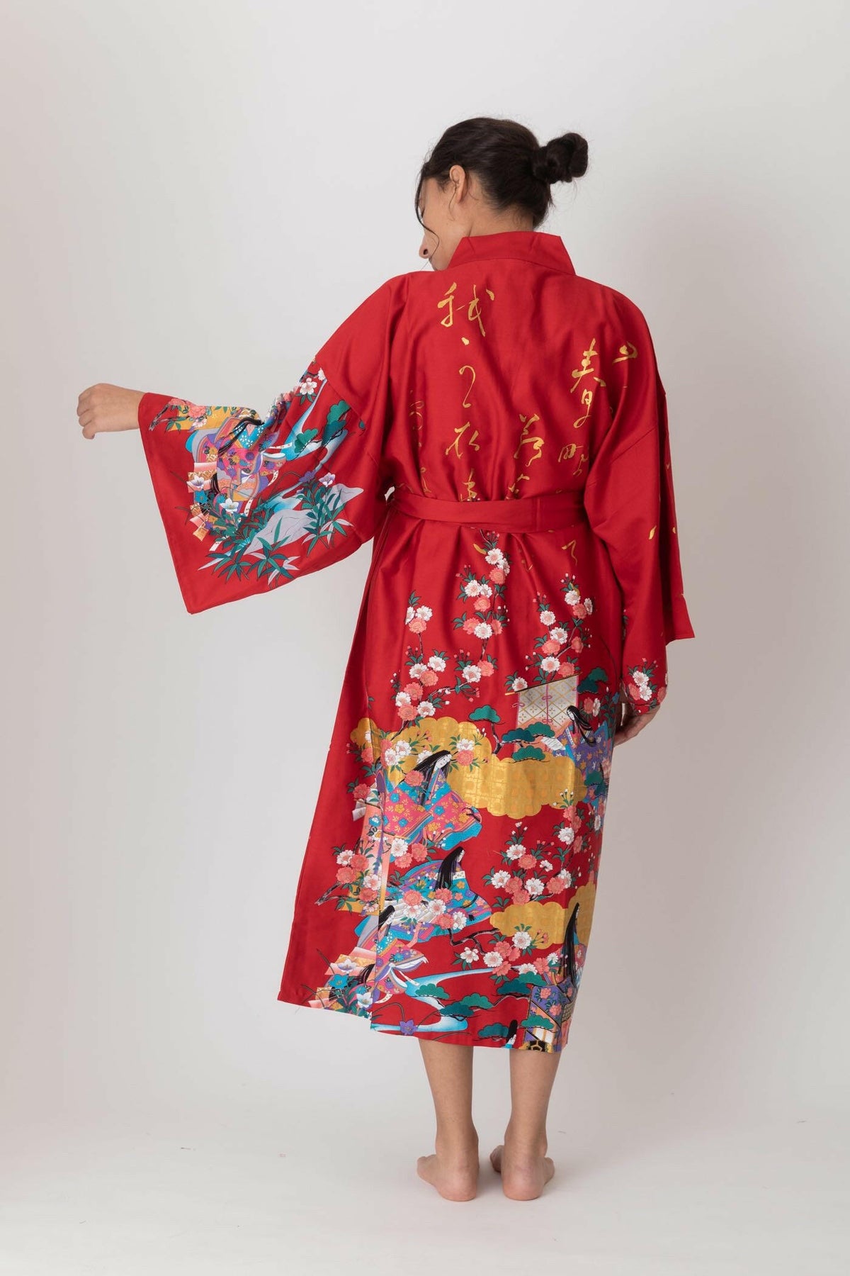 Women Gilt Poem & Princess Cotton Sateen Short Kimono Color Red Model Rear View