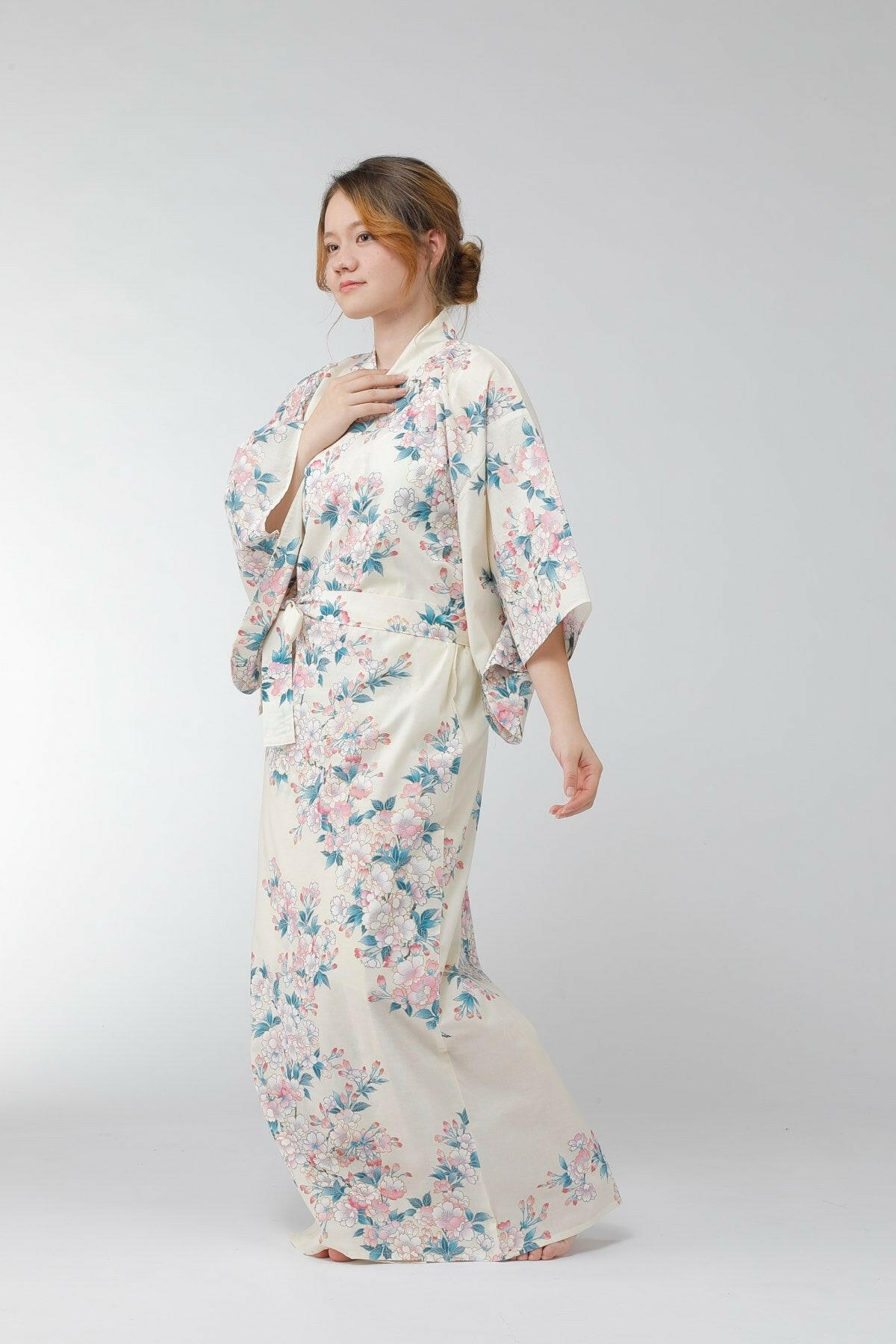 Women White Cherry Blossoms Cotton Yukata Kimono.