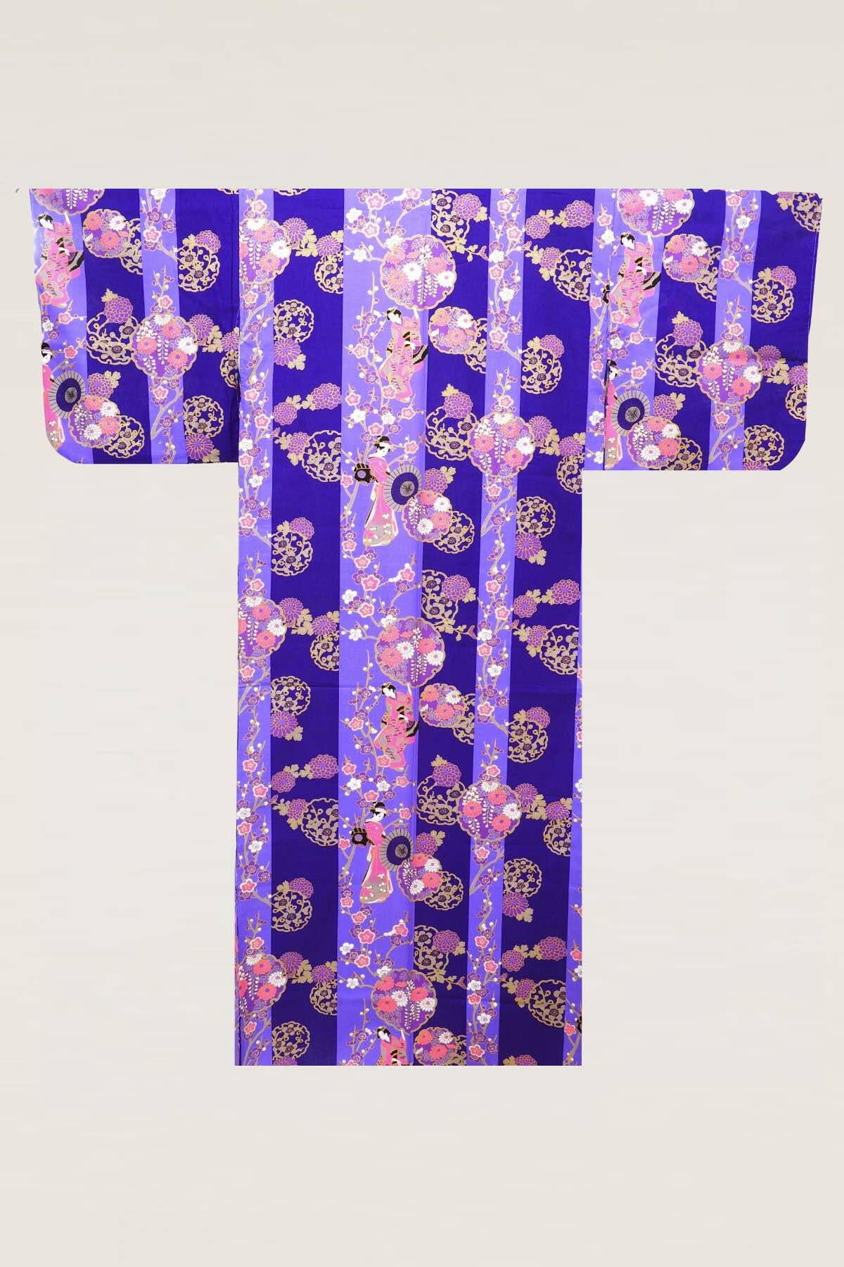 Women Geisya Beauty on Stripe Cotton Yukata Kimono.
