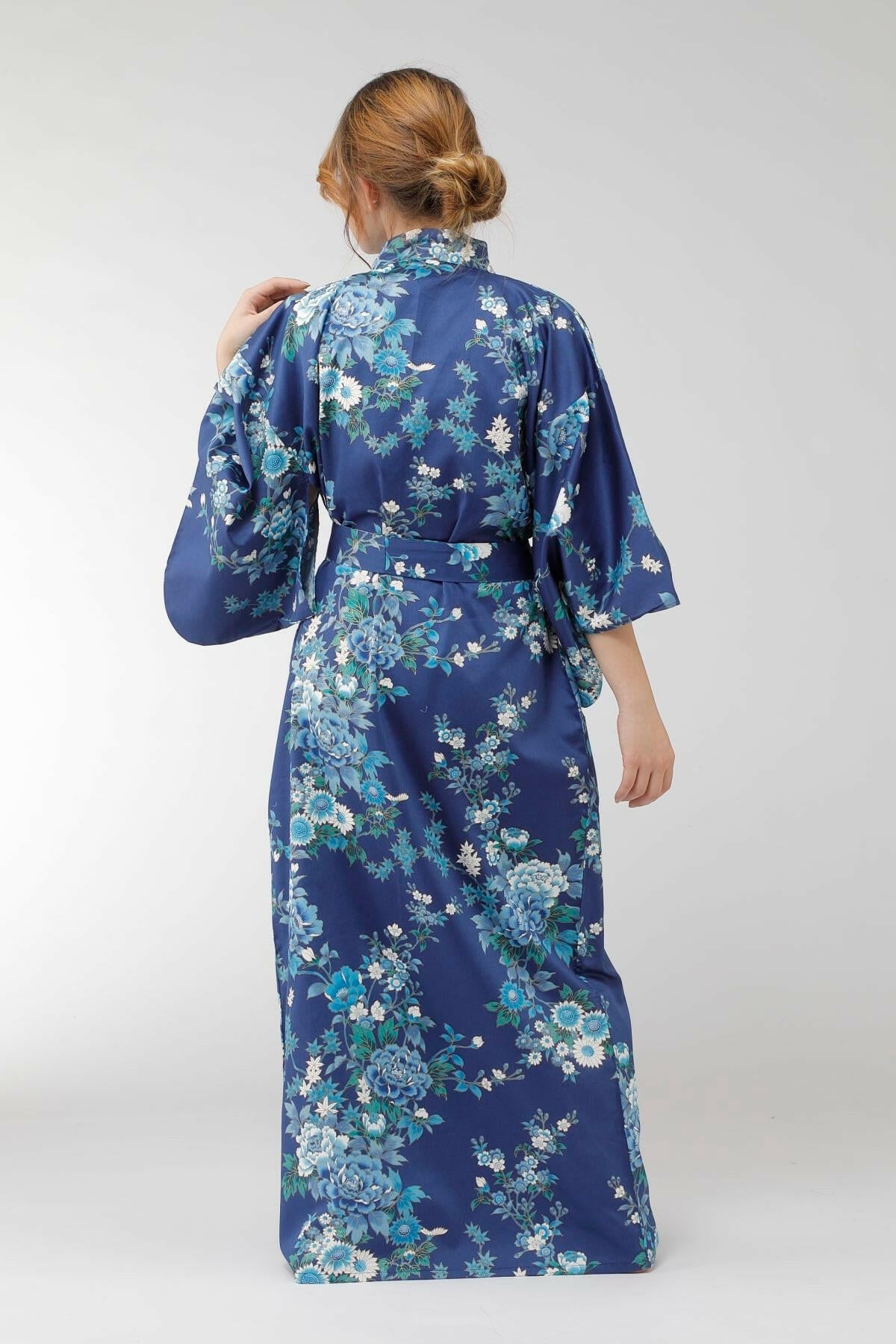 Women Peony & Cherry Blossom Cotton Sateen Kimono Color Navy Model Rear View