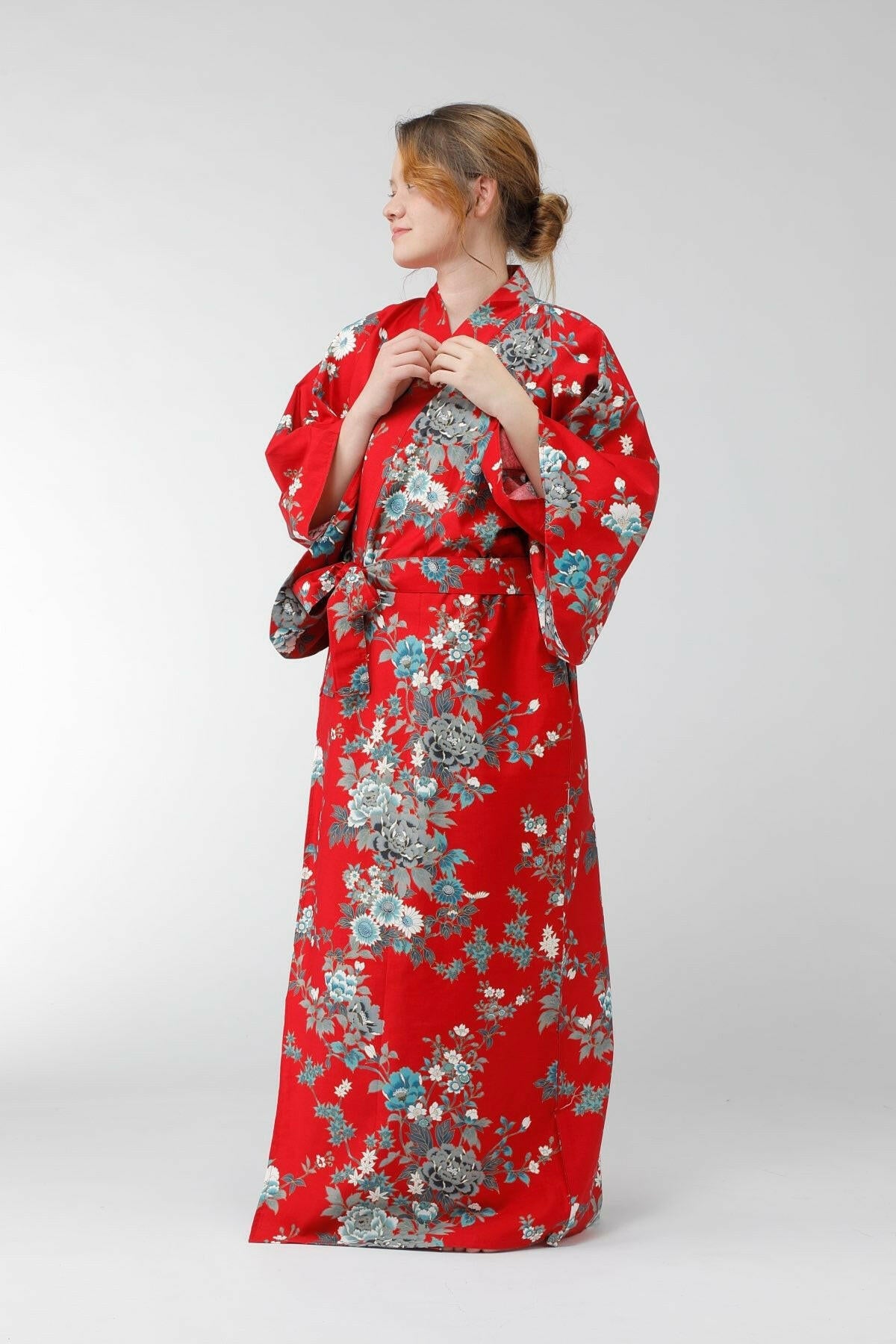 Women Peony & Cherry Blossom Cotton Sateen Kimono Color Red Model Front View