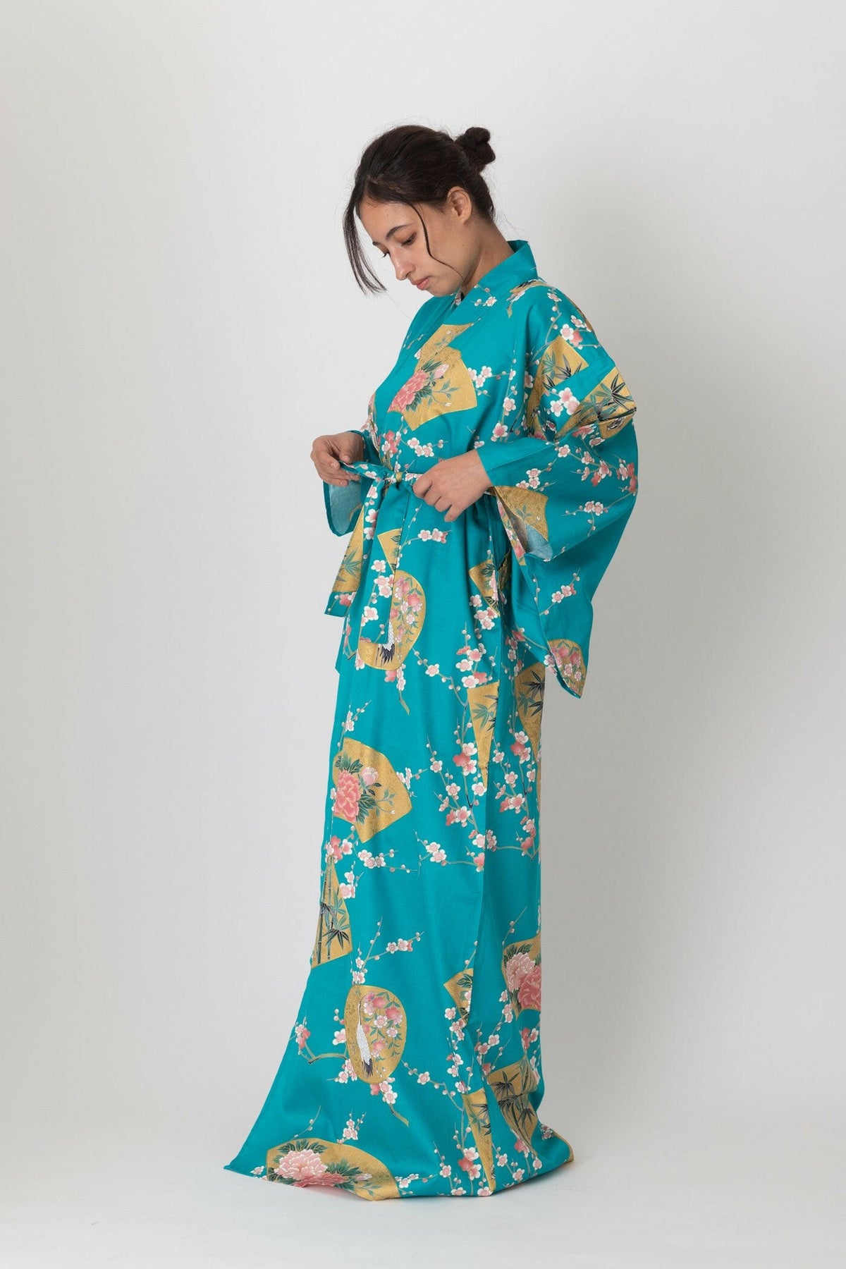 Women Beautiful Crane Cotton Sateen Kimono Color Turquoise Model Side View