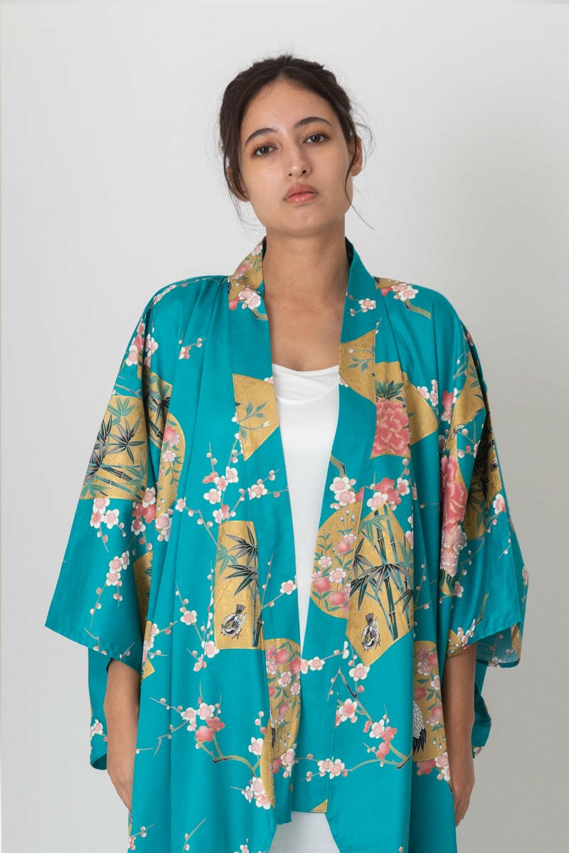 Women Beautiful Crane Cotton Sateen Short Kimono Color Turquoise Model Front No Belt View