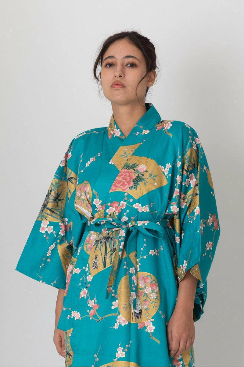 Women Beautiful Crane Cotton Sateen Very Short Kimono Color Turquoise Model Front View