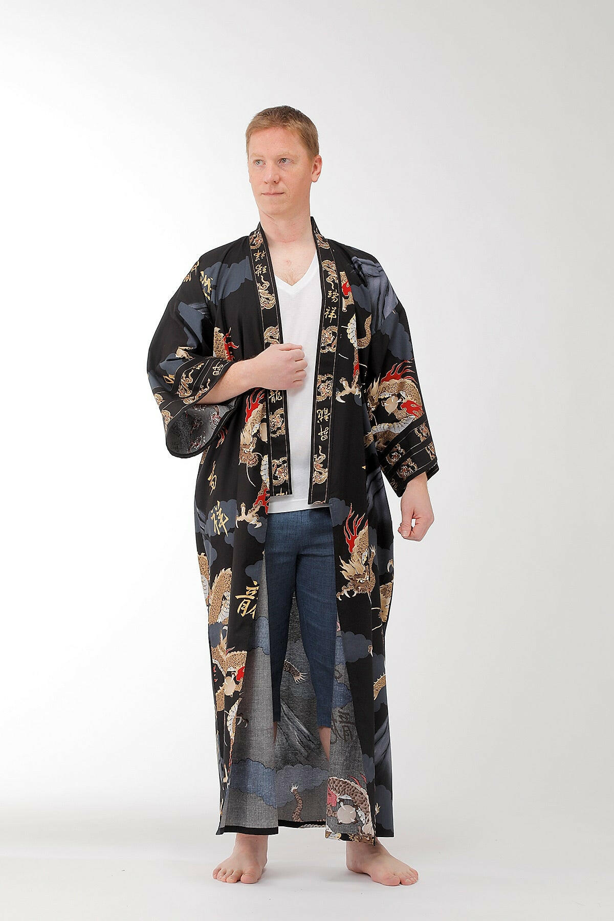 <Plus Size> Men Dragon & Mt. Fuji Cotton Yukata Kimono Color Black Model Front No belt View