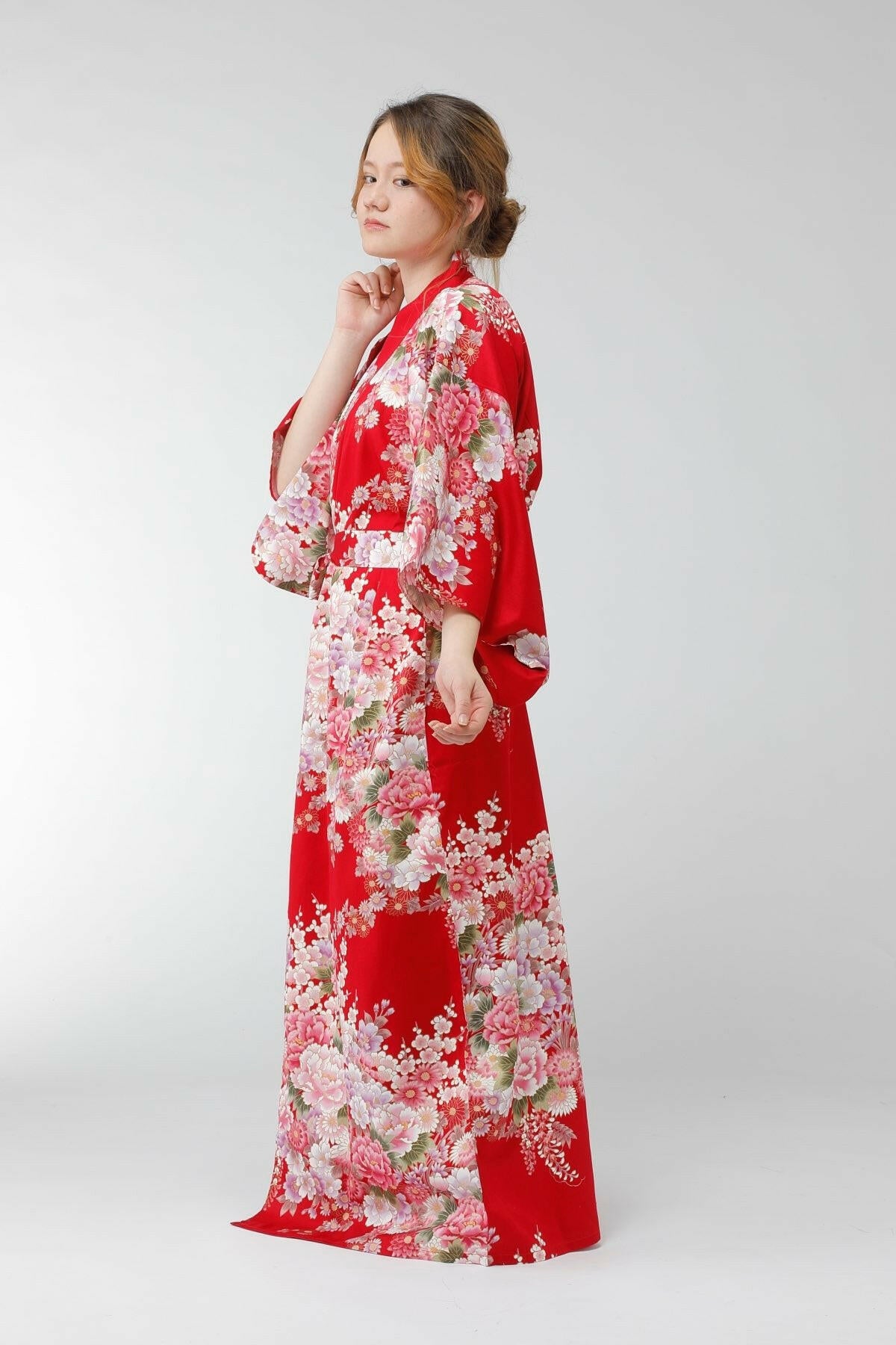Women Flowers in Bloom Cotton Sateen Kimono Color Red Model Side View