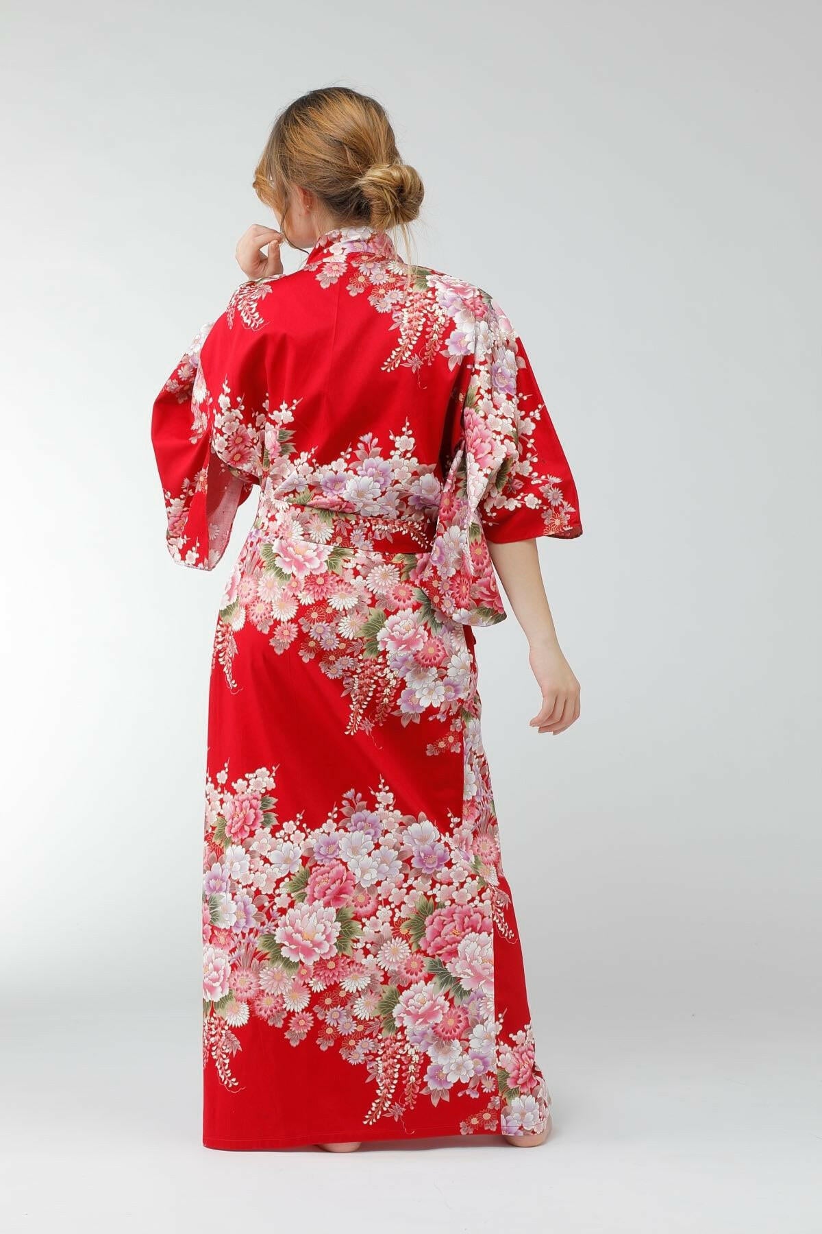 Women Flowers in Bloom Cotton Sateen Kimono Color Red Model Rear View