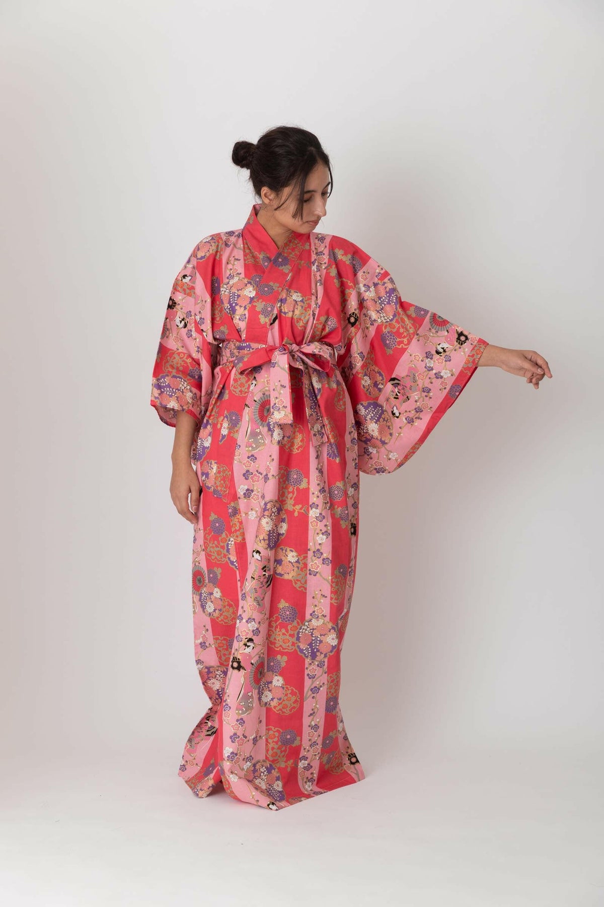 Women Geisya Beauty on Stripe Cotton Yukata Kimono Color Pink Model Front View