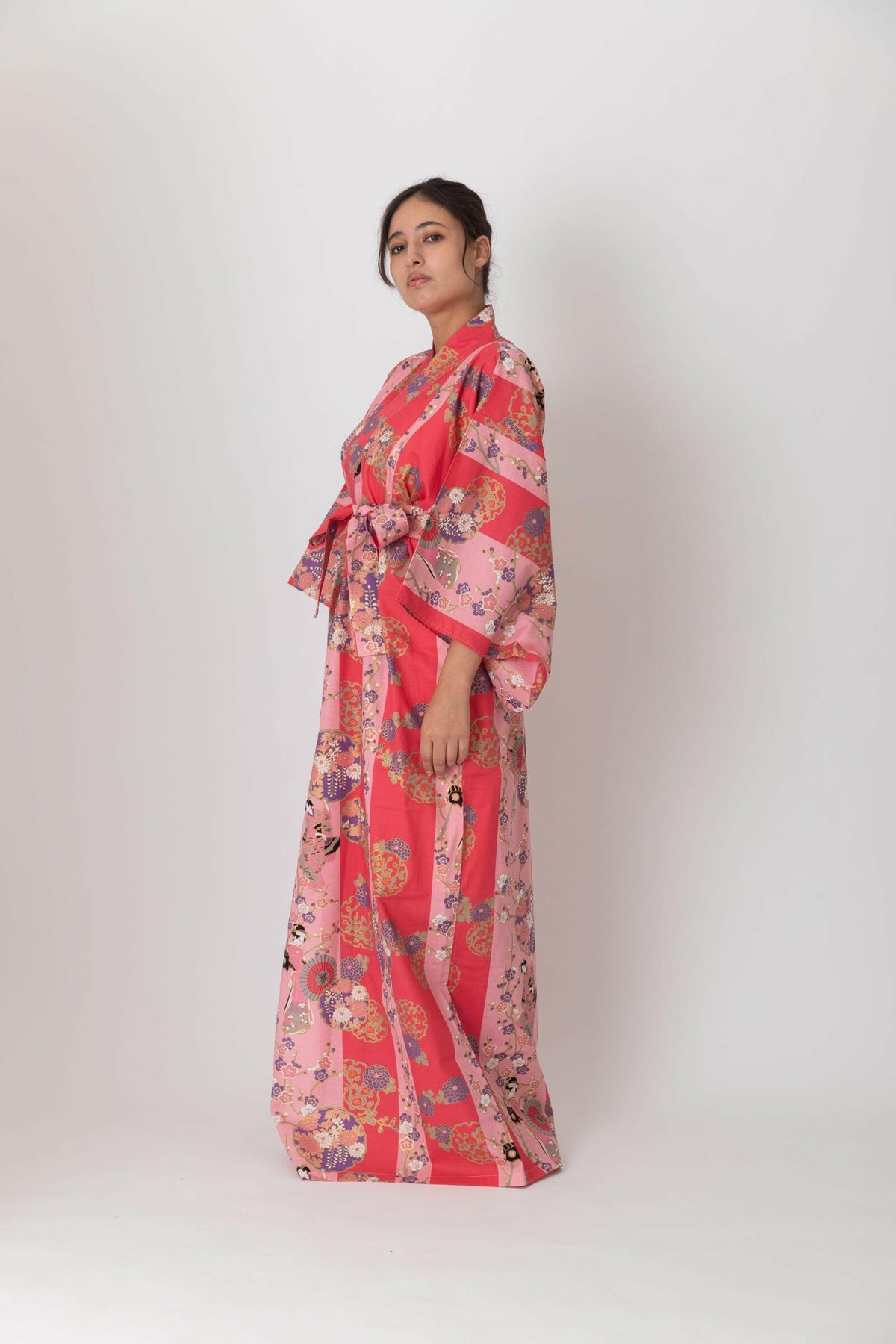 Women Geisya Beauty on Stripe Cotton Yukata Kimono Color Pink Model Side View