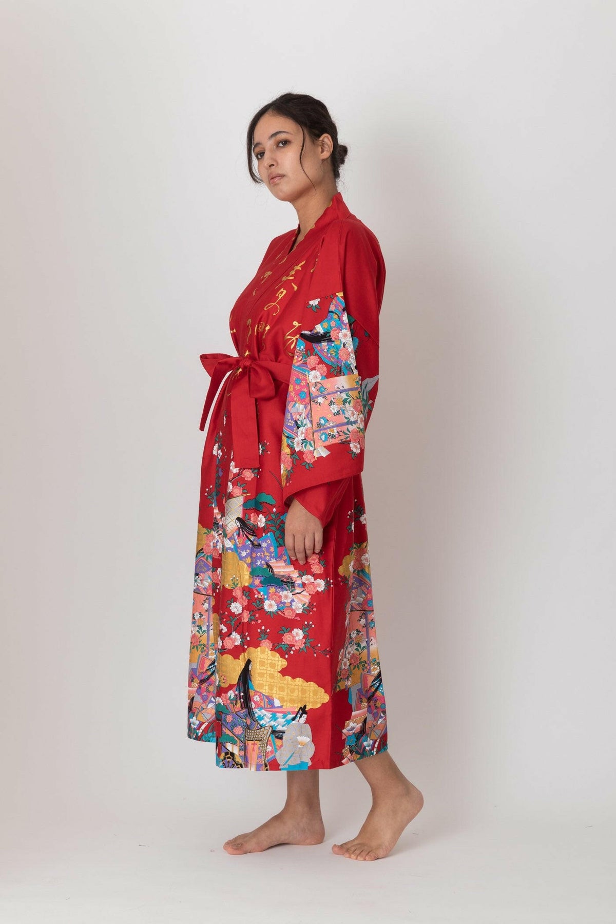 Women Gilt Poem & Princess Cotton Sateen Short Kimono Color Red Model Side View