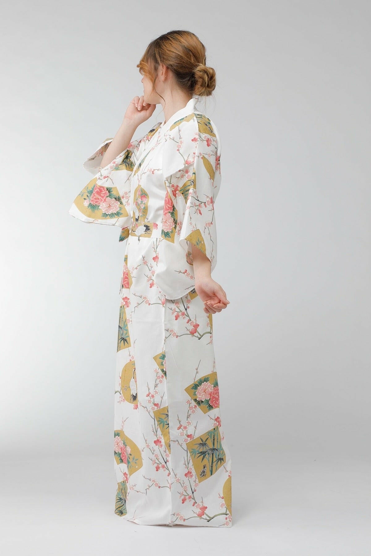 Women Beautiful Crane Cotton Sateen Kimono Color White Model Side View