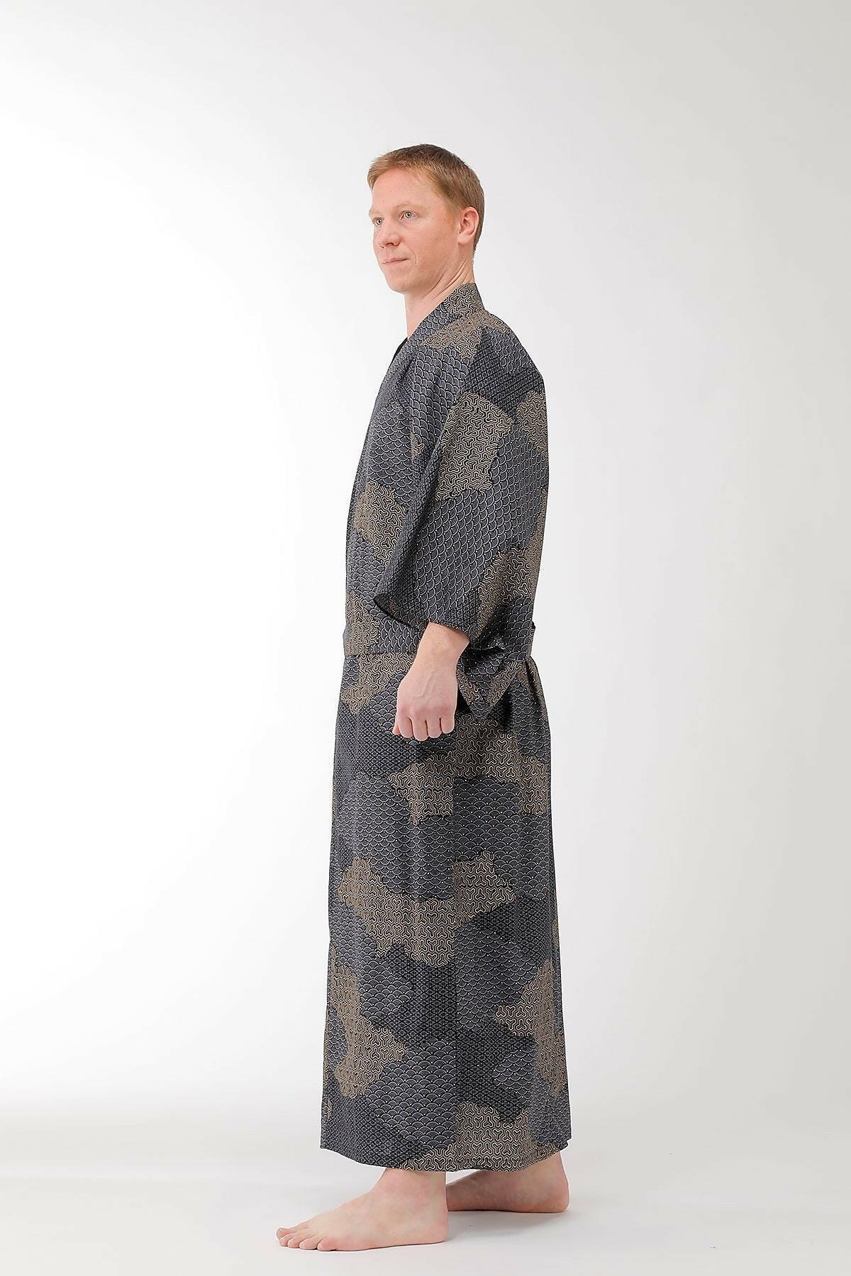 Men Cloud Pattern Cotton Yukata Kimono Color Black Model Side View