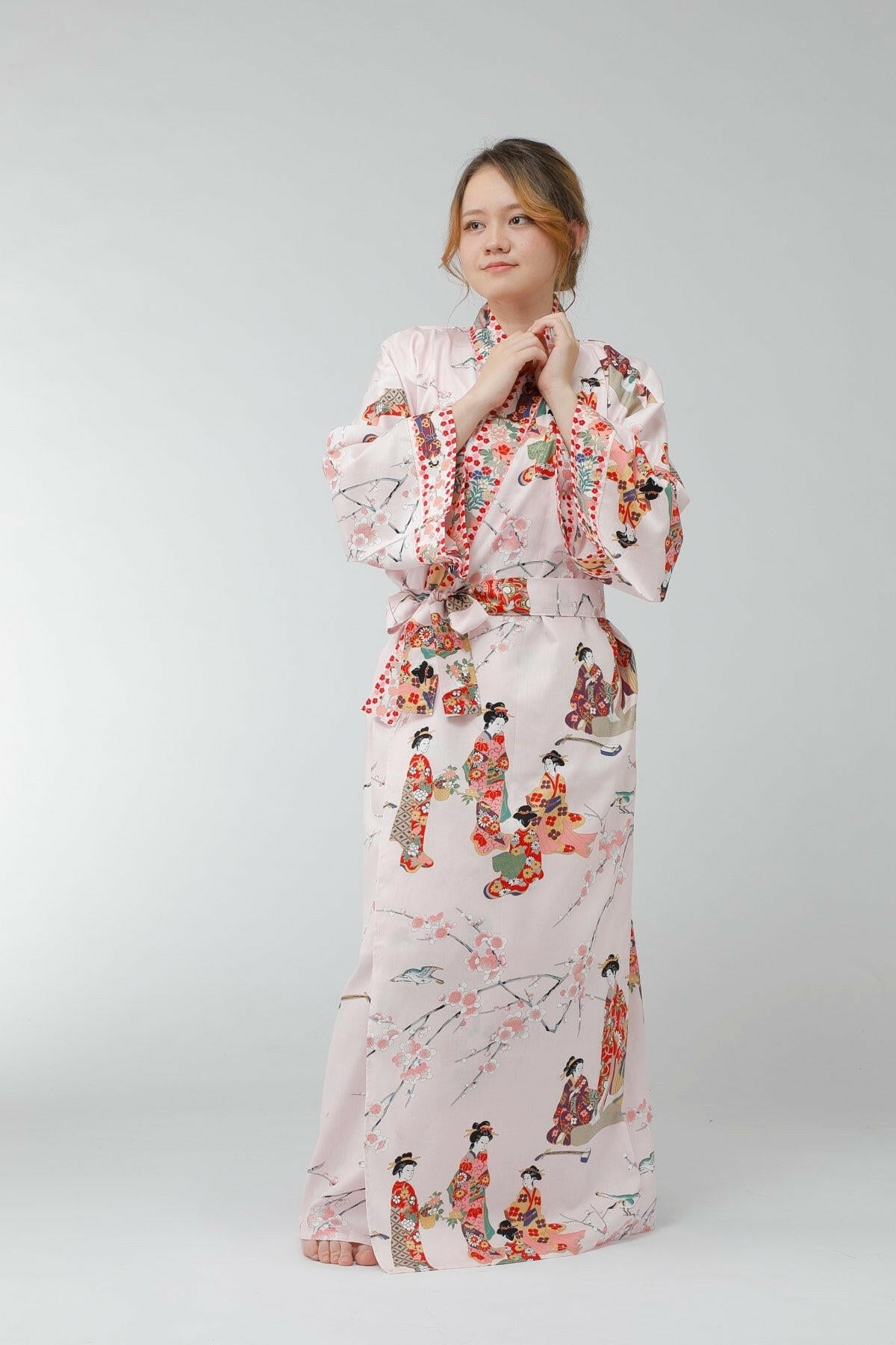 Women Kimono Beauty Cotton Sateen Kimono Color Pink Model Front View
