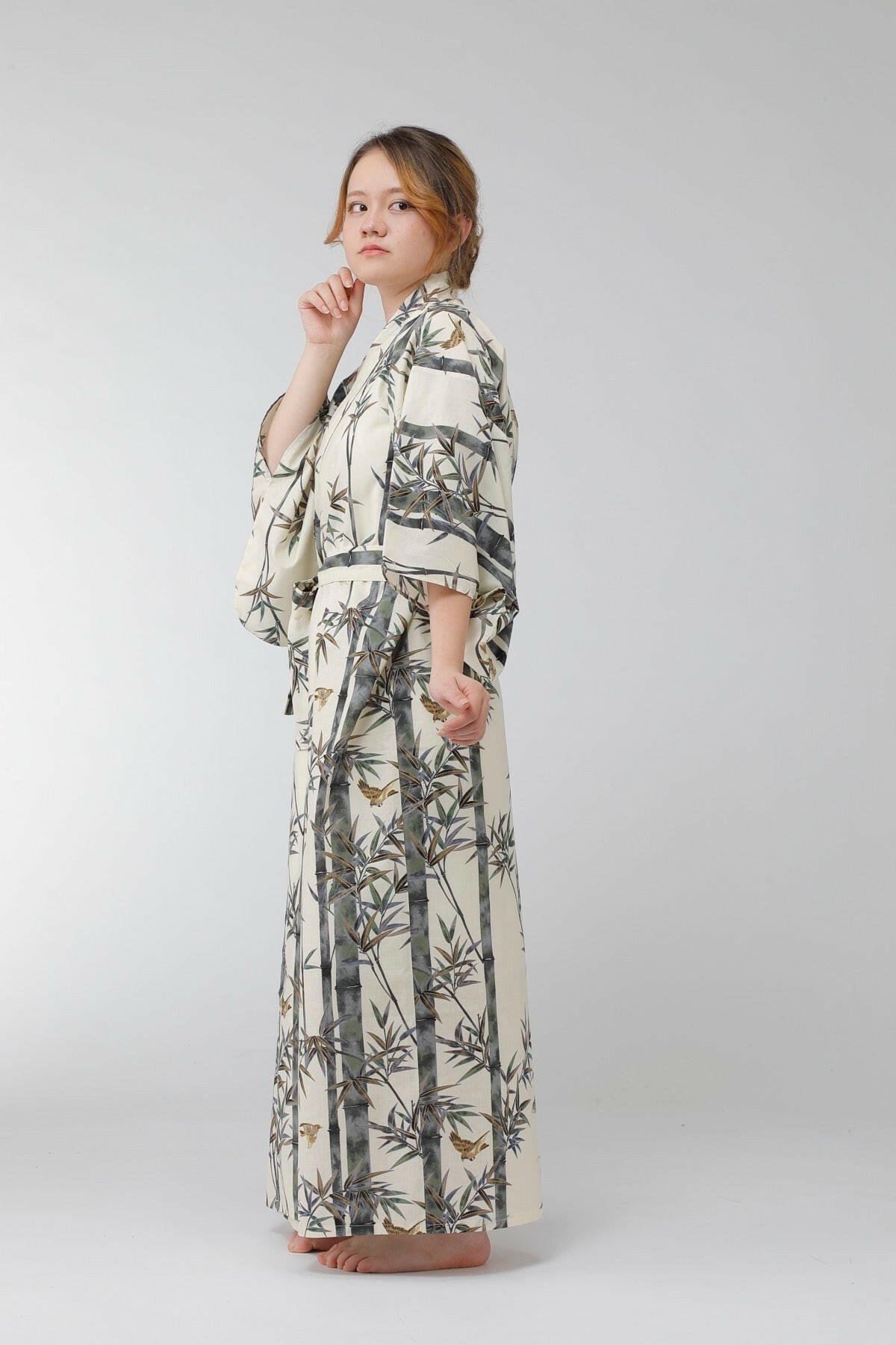 Women Bamboo & Sparrow Cotton Yukata Kimono Model Side View