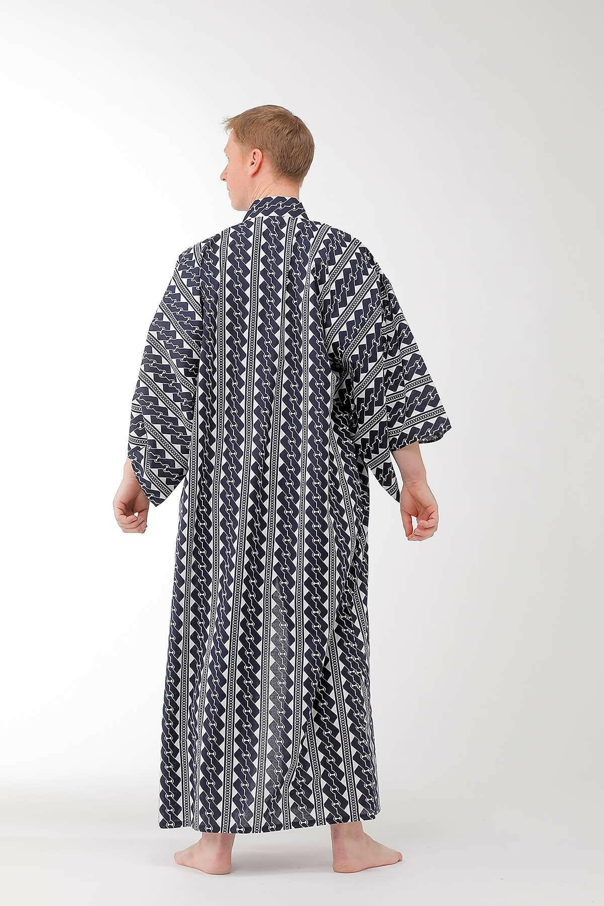 Men Chain Pattern Cotton Yukata Kimono Model Rear No Belt View